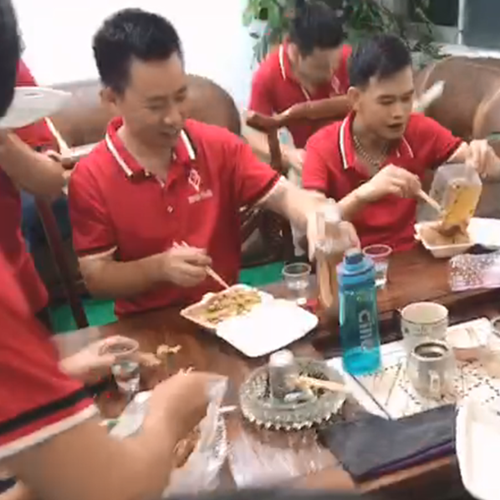 一定发饰品厂员工夜宵